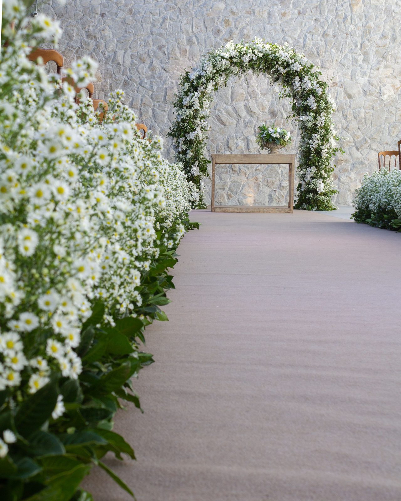 Beautiful floral arch with white flowers for a wedding ceremony in São Paulo, Brazil.