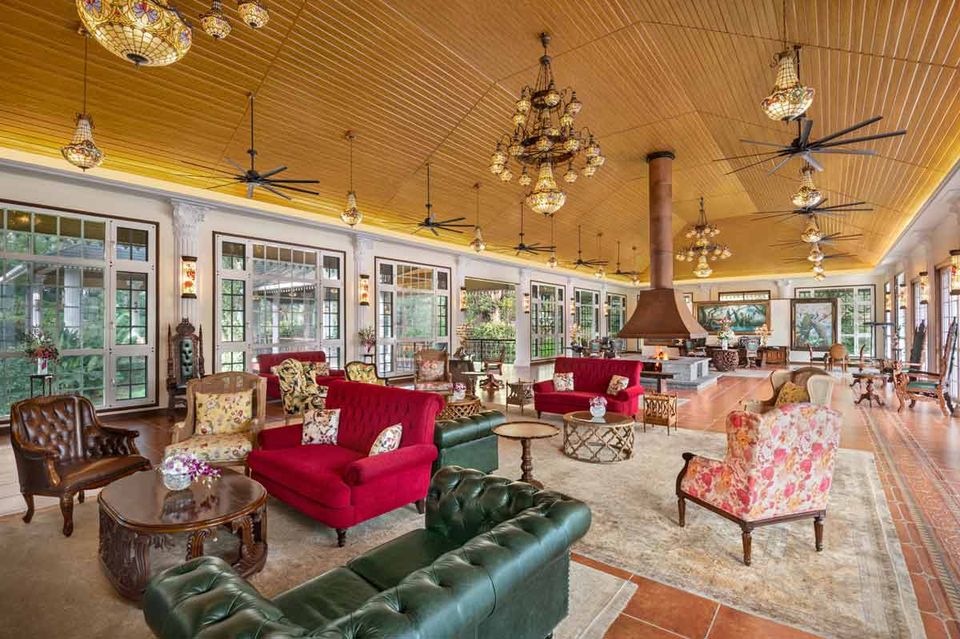 Lounge with chandeliers and rich furnishings