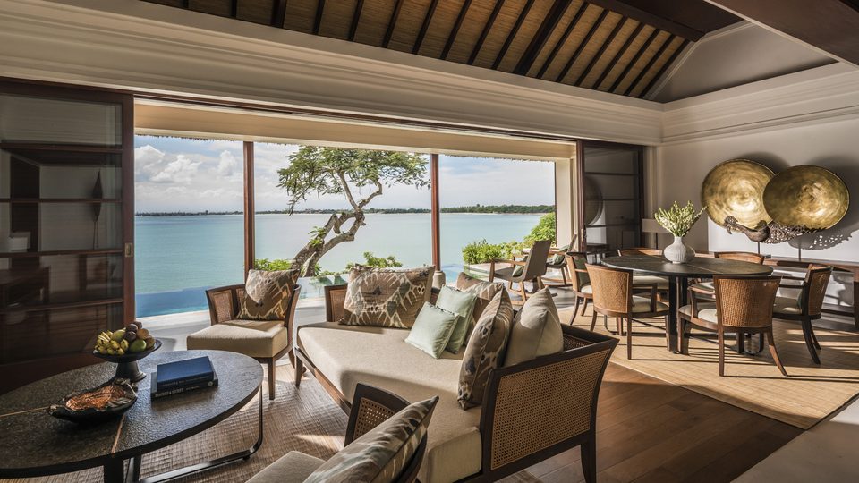 Villa sitting room overlooking the ocean