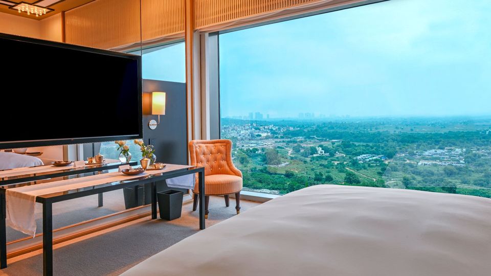 Guest room with a broad view of the city